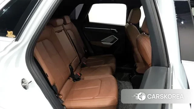 Audi Q3 (F3) 2022 Белый из Кореи, фото 3