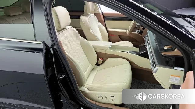 Hyundai Grandeur Hybrid (GN7) 2023 Черный из Кореи, фото 3