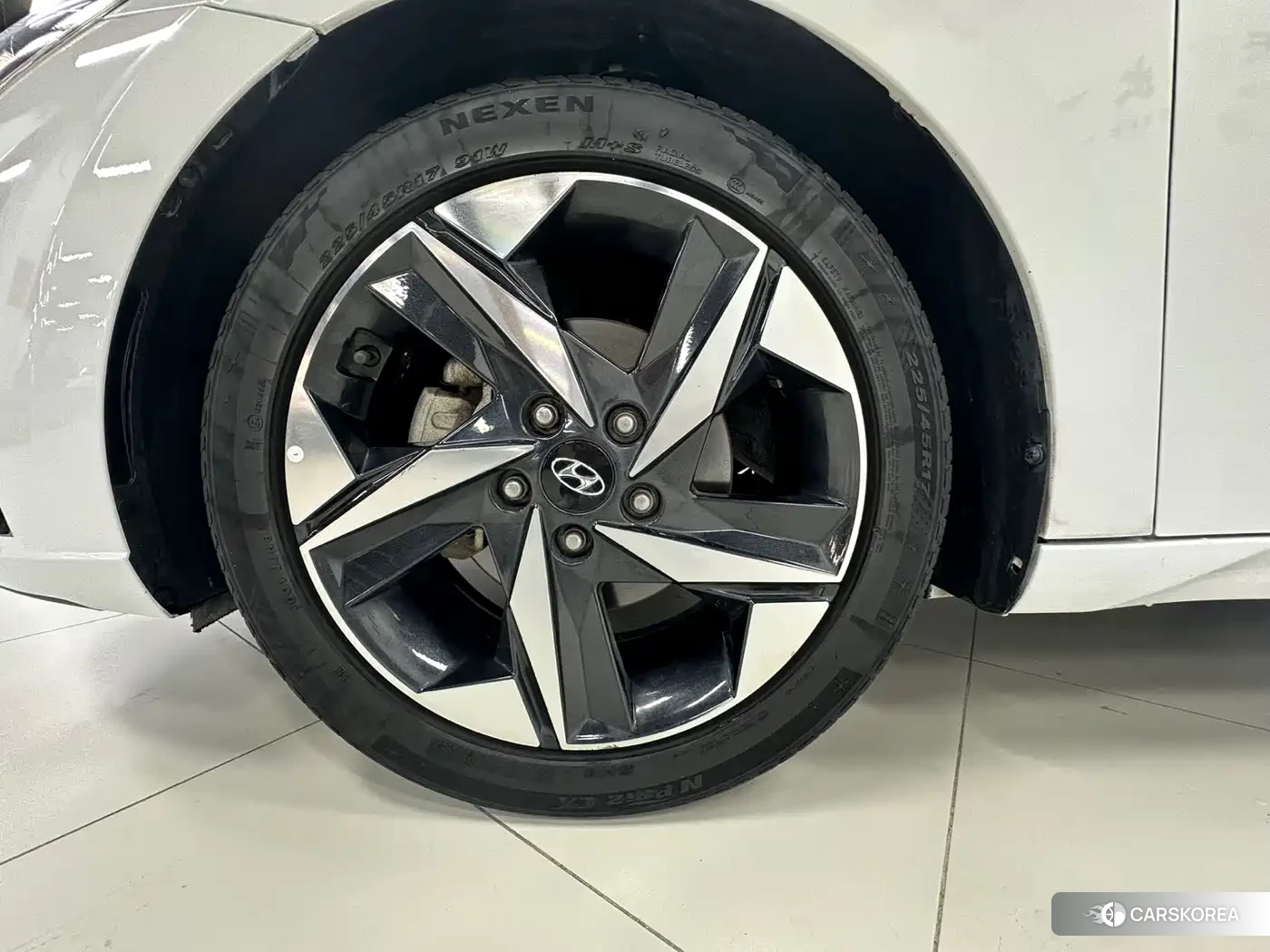Hyundai Elantra 2023 Белый из Китая, фото 3