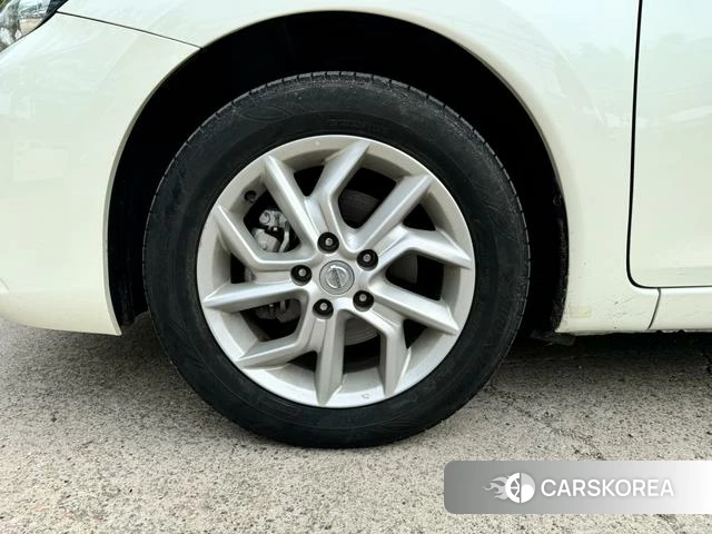 Nissan TIIDA 2022 Белый из Китая, фото 3