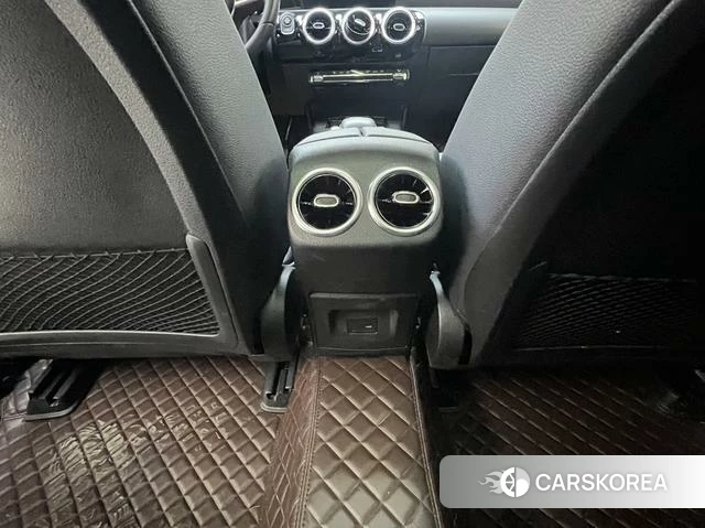 Mercedes-Benz Class A 2022 Белый из Китая, фото 3