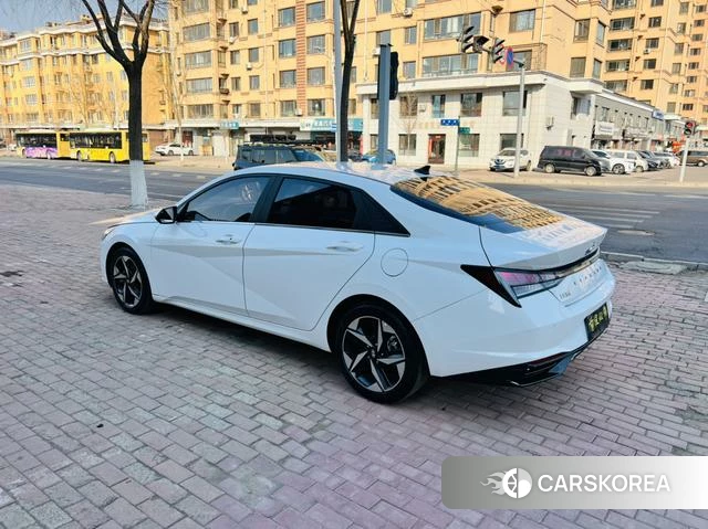 Hyundai Elantra 2022 Белый из Китая, фото 3