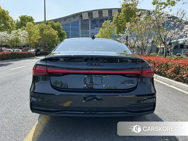 Audi A7L 2023 Черный из Китая, фото 3