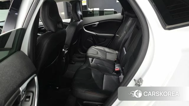 Volvo V40 Cross-Country 2019 Белый из Кореи, фото 3