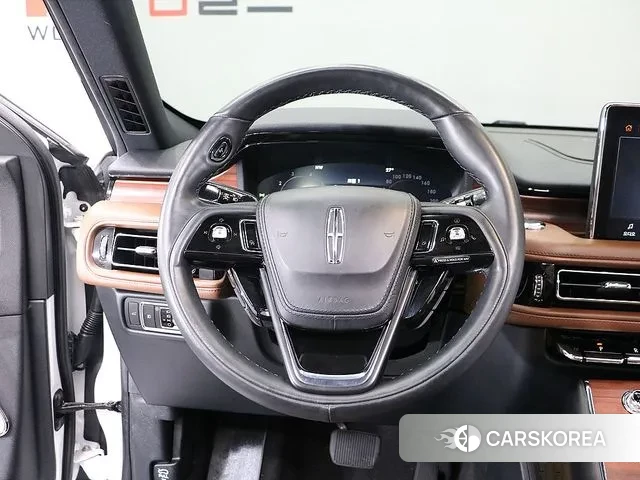 Lincoln Aviator 2nd generation 2023 Белый из Кореи, фото 3
