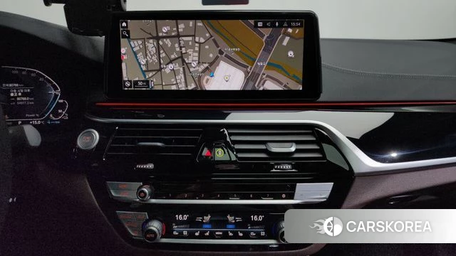 BMW 5 Series (G30) 2022 Белый из Кореи, фото 3