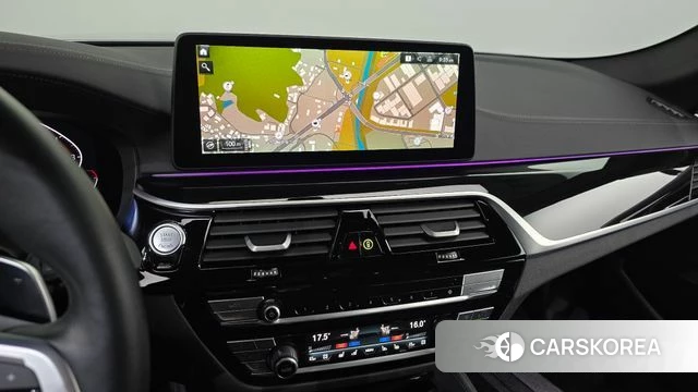 BMW 5 Series (G30) 2022 Серебристо-серый из Кореи, фото 3