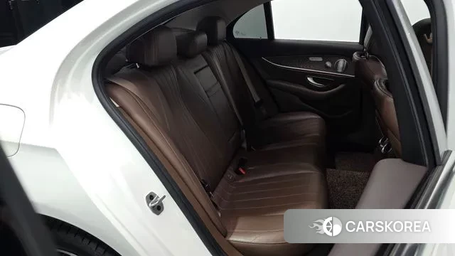 Mercedes-Benz E-Class W213 2019 Белый из Кореи, фото 3