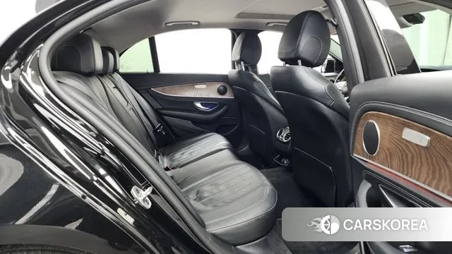 Mercedes-Benz E-Class W213 2019 Черный из Кореи, фото 3