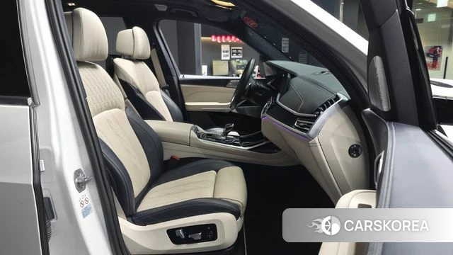 BMW X7 (G07) 2021 Белый из Кореи, фото 3