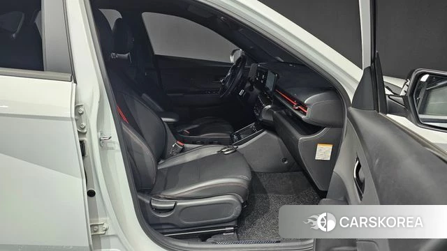 Hyundai Kona Hybrid (SX2) 2023 Белый из Кореи, фото 3