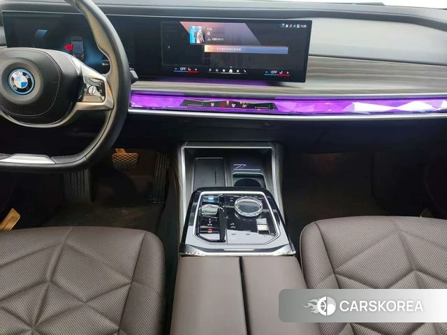 BMW i7 2023 Темно-серый из Китая, фото 3