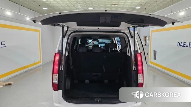 Hyundai Staria 2022 Белый из Кореи, фото 3