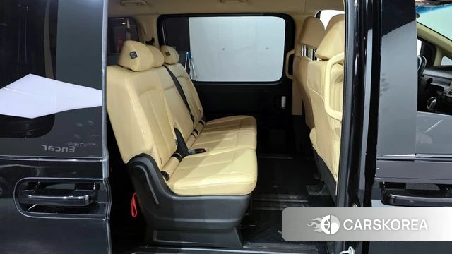 Hyundai Staria 2023 Черный из Кореи, фото 3