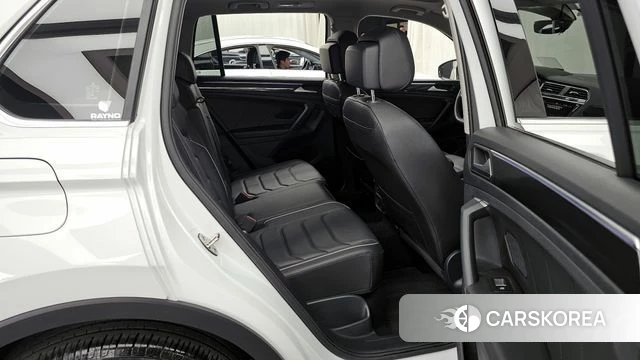 Volkswagen Tiguan second Generation 2024 Белый из Кореи, фото 3