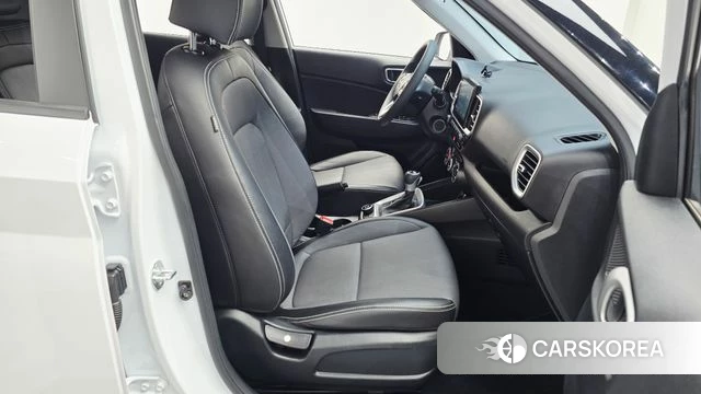 Hyundai Venue 2023 Белый из Кореи, фото 3