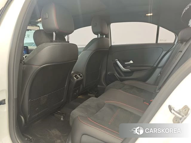 Mercedes-Benz Class A 2024 Белый из Китая, фото 3