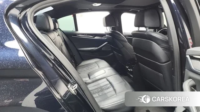 BMW 5 Series (G30) 2021 Черный из Кореи, фото 3