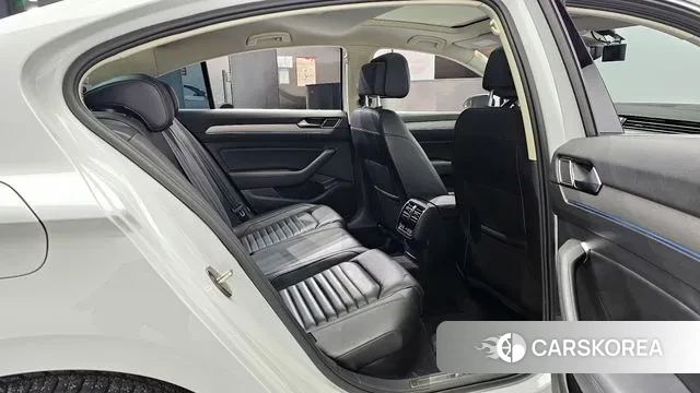 Volkswagen Passat GT (B8) 2018 Белый из Кореи, фото 3