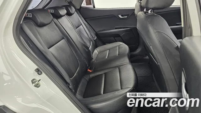 Kia Stonic 2018 Белый из Кореи, фото 3