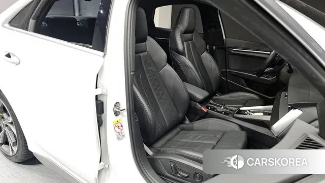 Audi A3 (8Y) 2023 Белый из Кореи, фото 3