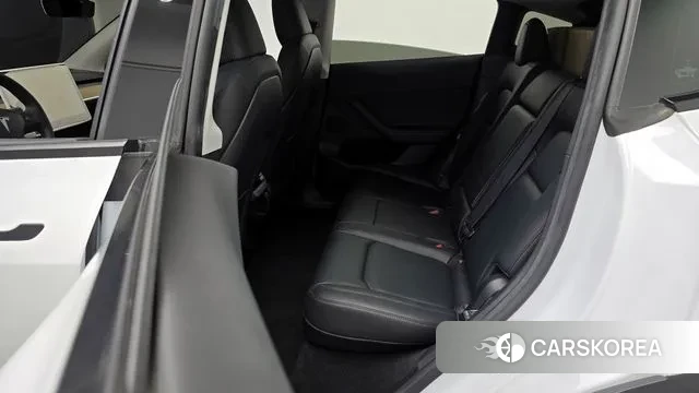 Tesla Model Y 2023 Белый из Кореи, фото 3