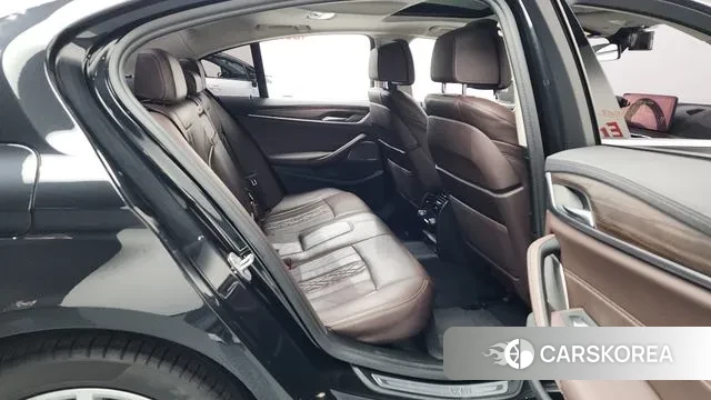 BMW 5 Series (G30) 2021 Черный из Кореи, фото 3