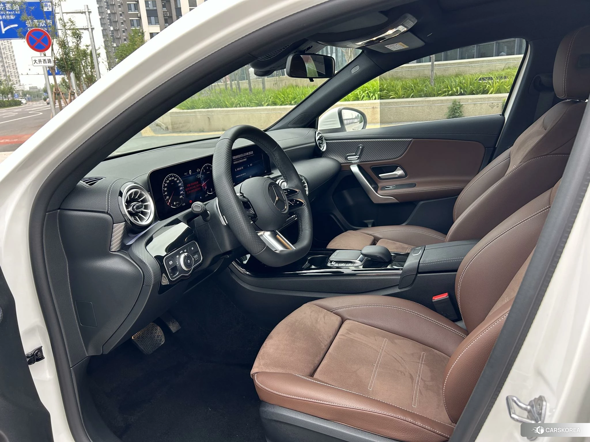 Mercedes-Benz Class A 2023 Белый из Китая, фото 3