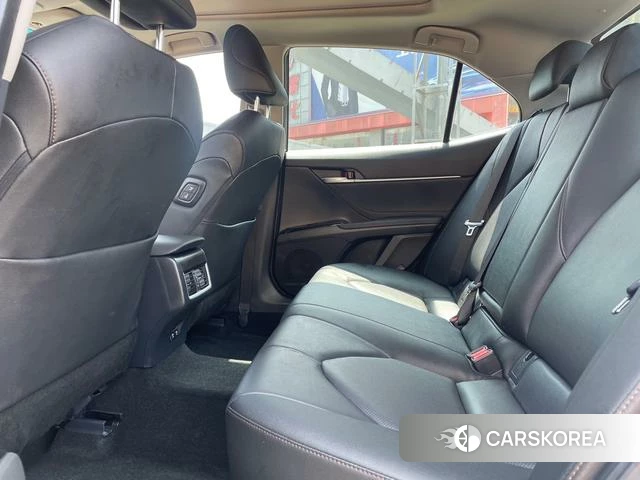Toyota Camry 2023 Белый из Китая, фото 3