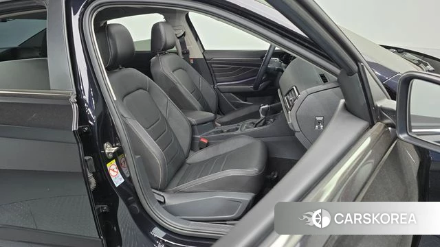 Volkswagen 7th Generation of Jetta 2023 Черный из Кореи, фото 3