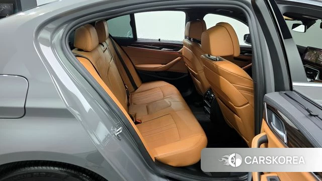 BMW 5 Series (G30) 2022 Серый из Кореи, фото 3