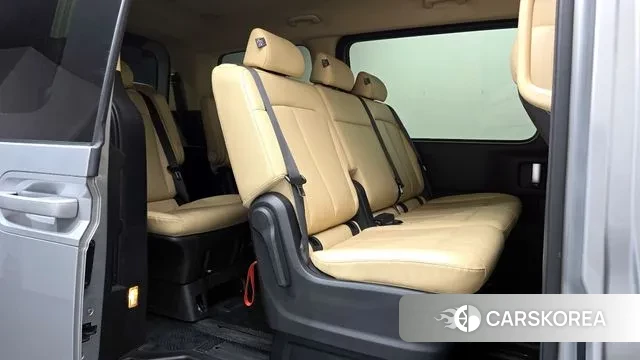 Hyundai Staria 2021 Серебряный из Кореи, фото 3