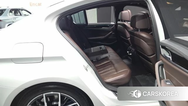 BMW 5 Series (G30) 2022 Белый из Кореи, фото 3