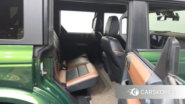 Ford Bronco 6th Generation 2023 Светло-зеленый из Кореи, фото 3