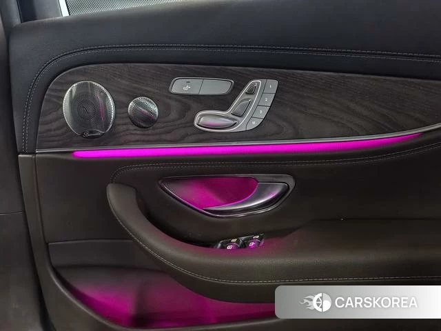 Mercedes-Benz E-class id 3983297 из Китая 3