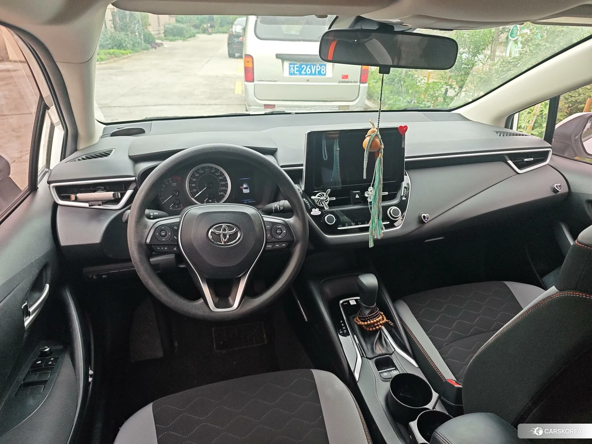 Toyota Corolla 2023 Белый из Китая, фото 3