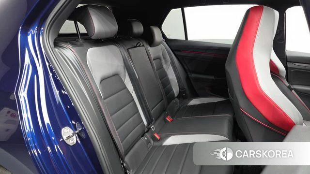 Volkswagen Golf 8th Generation 2024 Синий из Кореи, фото 3