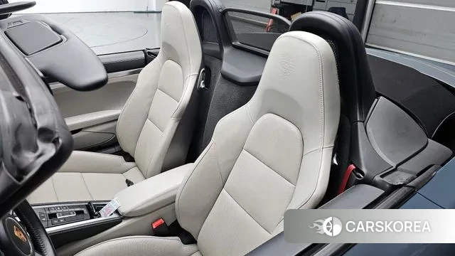 Porsche 718 Boxster 2018 Серый из Кореи, фото 3