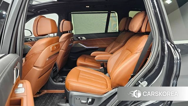 BMW X7 (G07) 2024 Черный из Кореи, фото 3