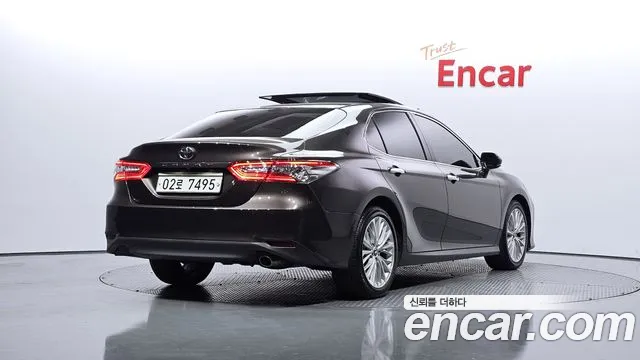 Toyota Camry (XV70) 2018 Серый из Кореи, фото 3