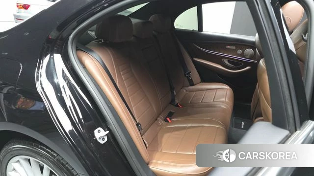 Mercedes-Benz E-Class W213 2023 Черный из Кореи, фото 3