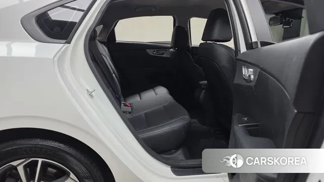 Kia The New K3 2nd generation 2021 Белый из Кореи, фото 3