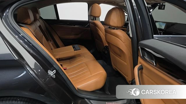BMW 5 Series (G30) 2018 Серый из Кореи, фото 3