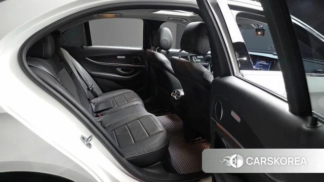 Mercedes-Benz E-Class W213 2018 Белый из Кореи, фото 3