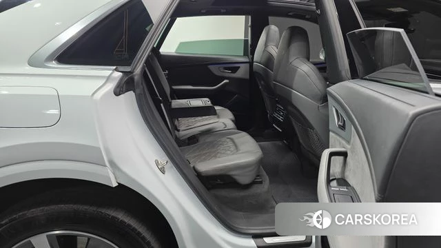 Audi Q8 (4M) 2022 Белый из Кореи, фото 3