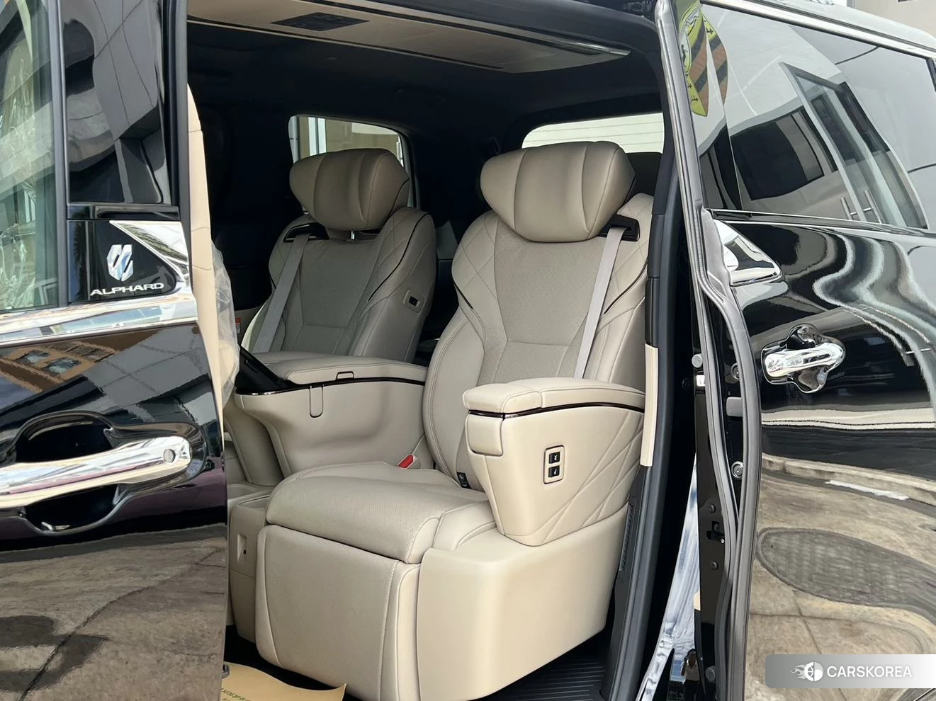 Toyota Elfa 2024 Черный из Китая, фото 3