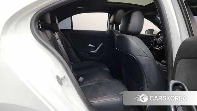 Mercedes-Benz A-Class W177 2023 Белый из Кореи, фото 3