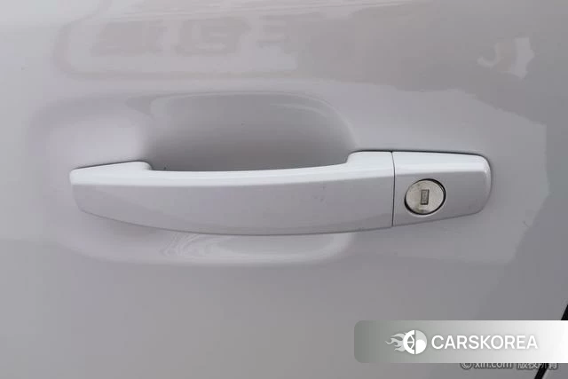 Buick GL8 2023 Белый из Китая, фото 3