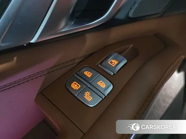 BMW X7 (G07) 2024 Черный из Кореи, фото 3