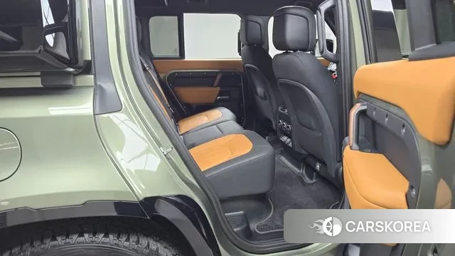 Land Rover Defender (L663) 2024 Темно-зеленый из Кореи, фото 3